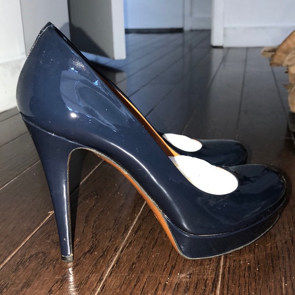 Gucci Patent Leather Pumps - Picture 2 of 8